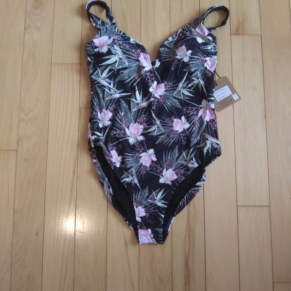 Niptuck Other - New Niptuck one piece bathing suit  floral size 6